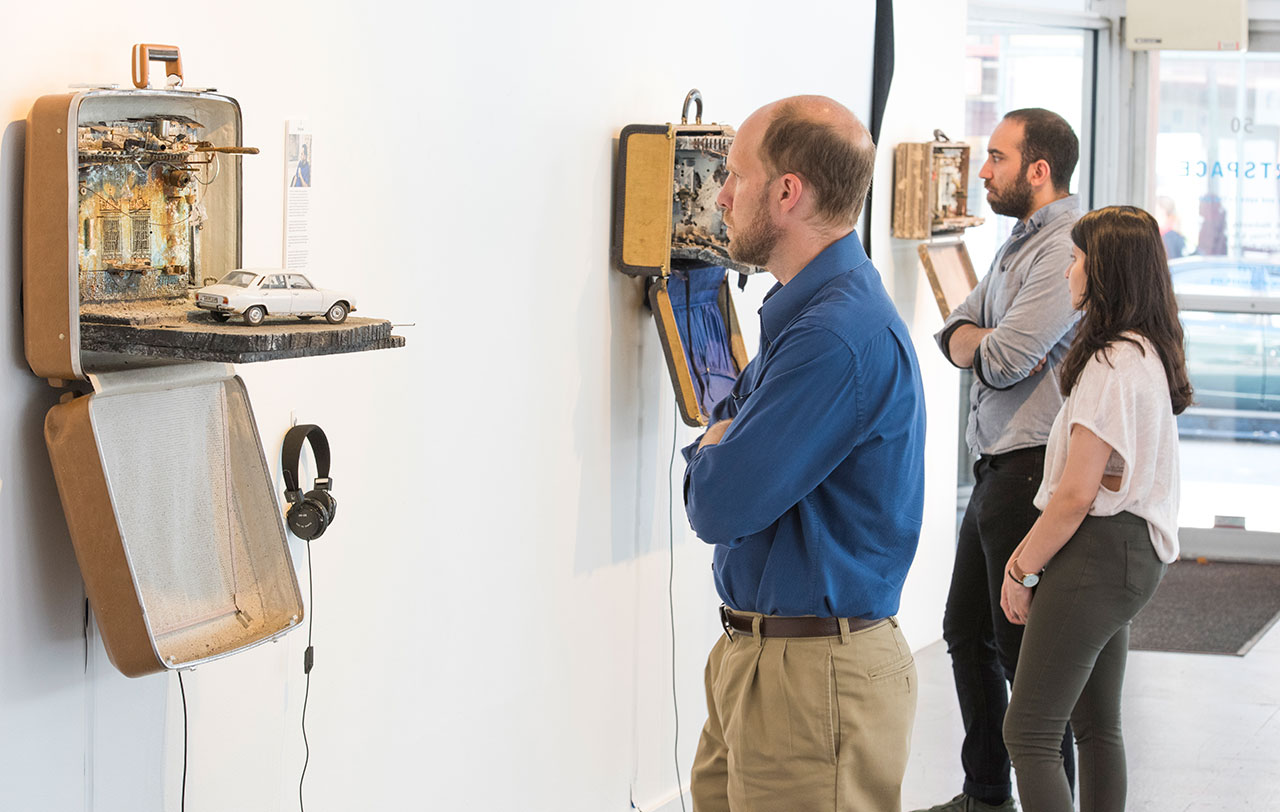 "UNPACKED | Refugee Baggage" 揭示难民真实生活-17