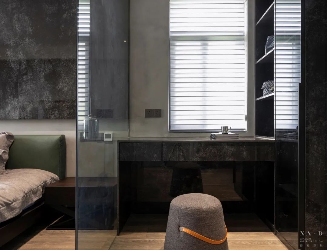 苏州玲珑湾 190 平私宅设计,金属元素与色彩点缀的个性空间-74