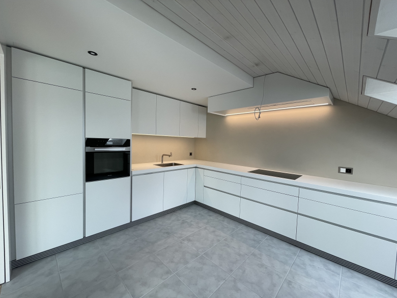 SST Architekten GmbH丨Sanierung Innenbereich Wohnung im Stockwerkeigentum- / Einbau zwei Dachflächenfenster丨瑞士-10