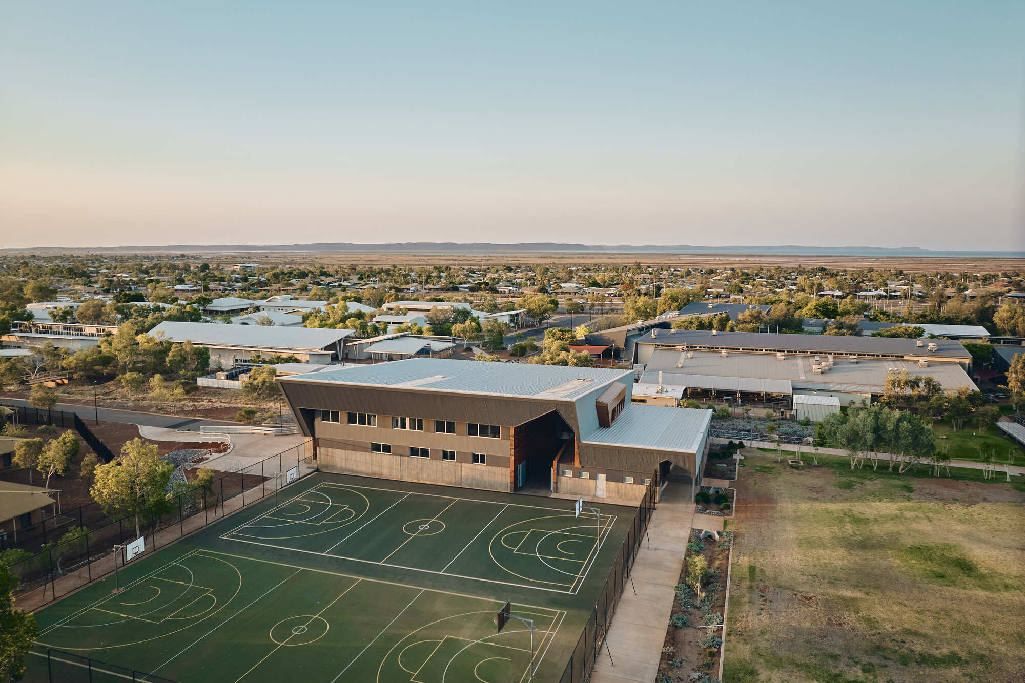 Karratha Senior High School Technical Learning Facilities / iredale pedersen hook architects-21