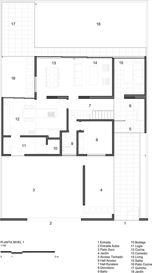 智利 Vitacura 社区翻新住宅，融入自然光线与可持续设计-17