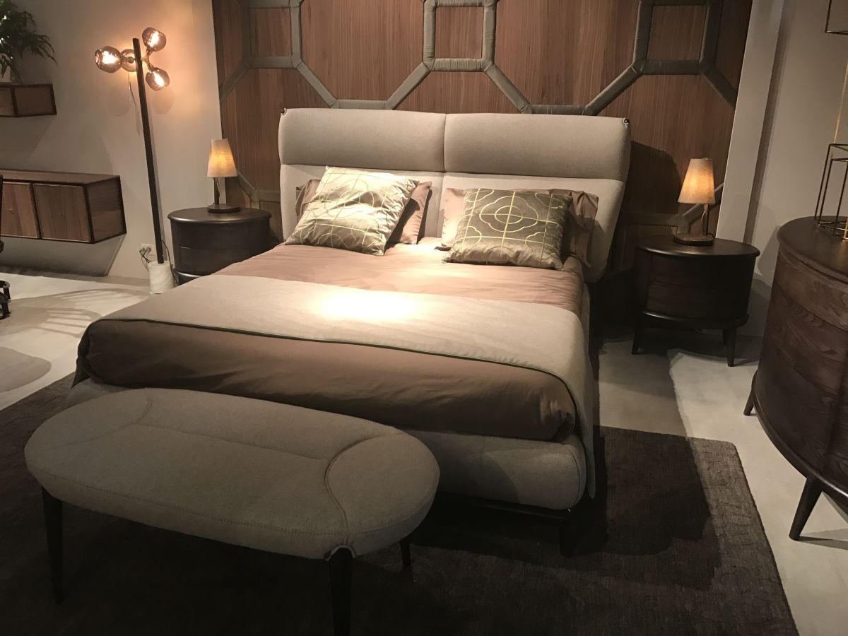 Inspiring Ways Of Decorating With A Grey Bed Frame-15