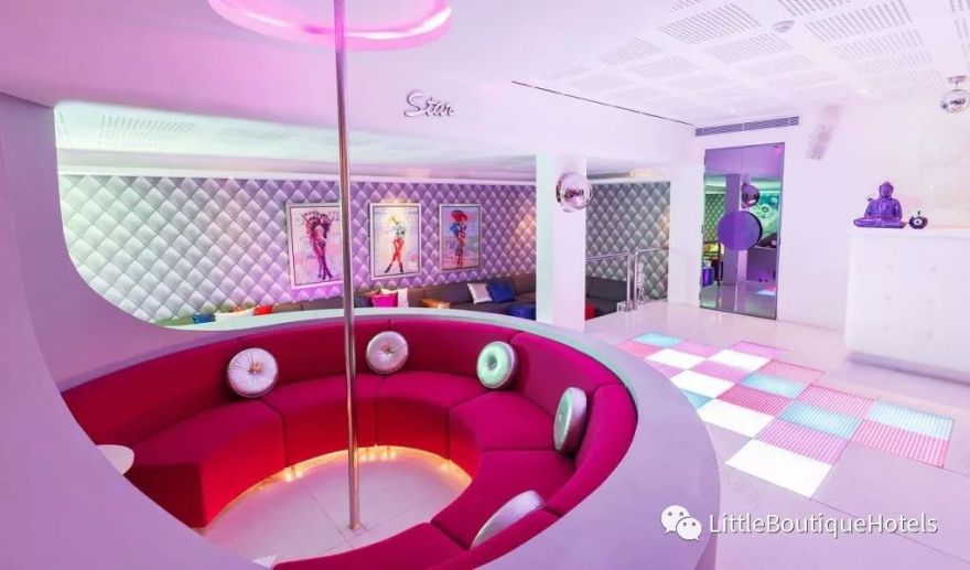 巴厘岛"Luna2"酒店 | 复古未来主义的室内设计盛宴-23