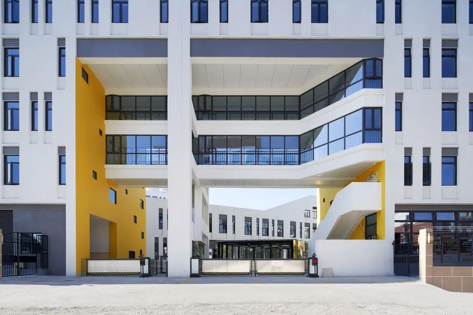 乐清育英寄宿学校 | 螺旋体建筑的丰富空间与创新教育理念-18