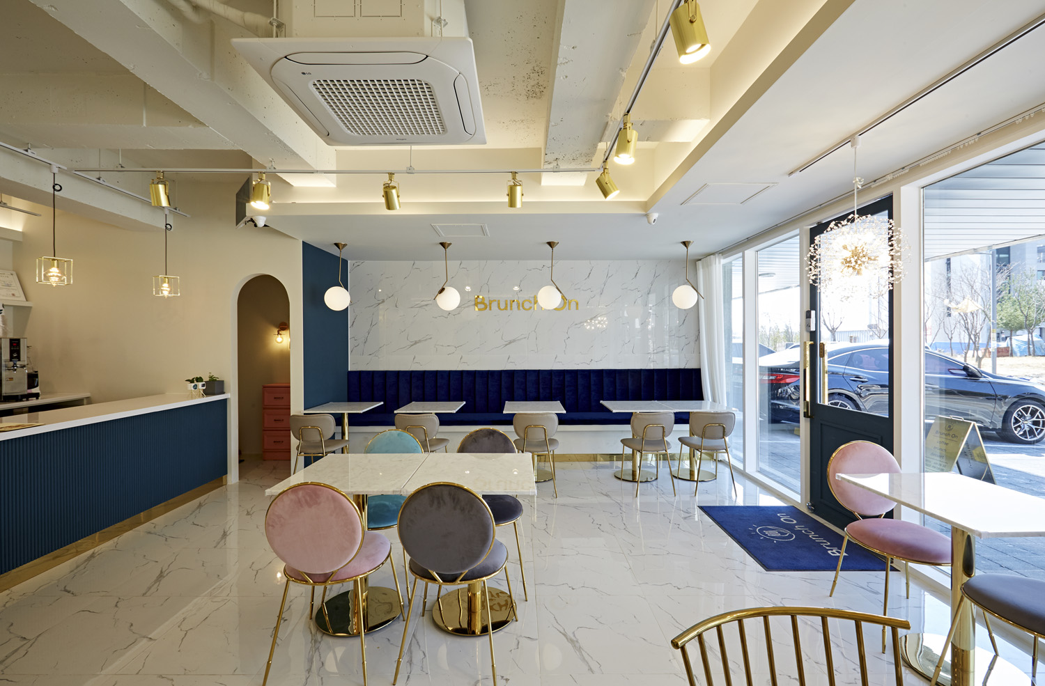 现代简约风 20 平咖啡馆设计-8