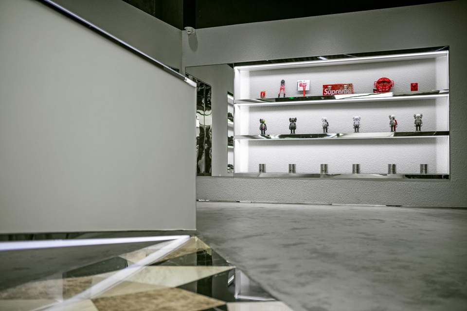 上海"By"商店 | 碎片化空间与艺术展览的完美融合-28