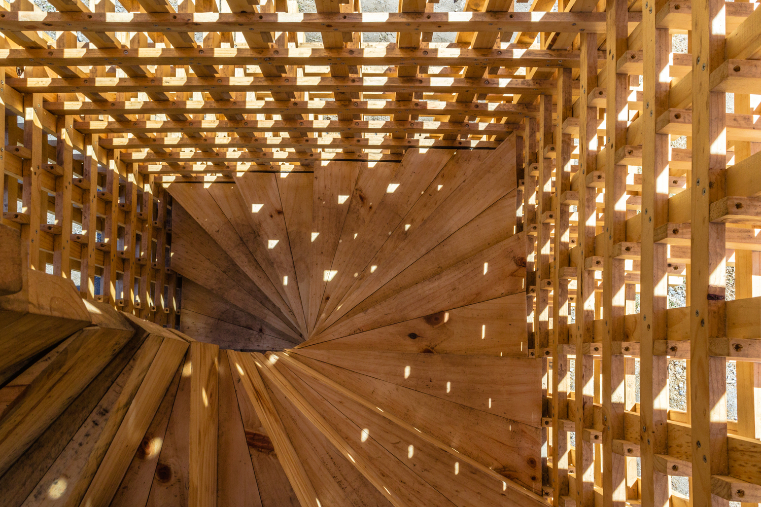 双塔与小径 · 智利废弃矿区的生态恢复之路-18