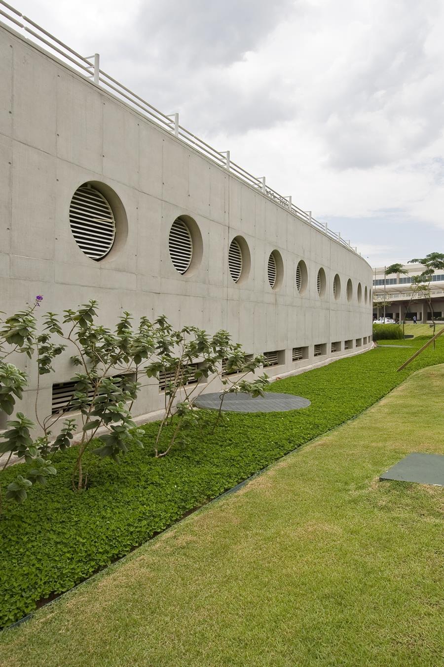 巴西国际机场停车场-6