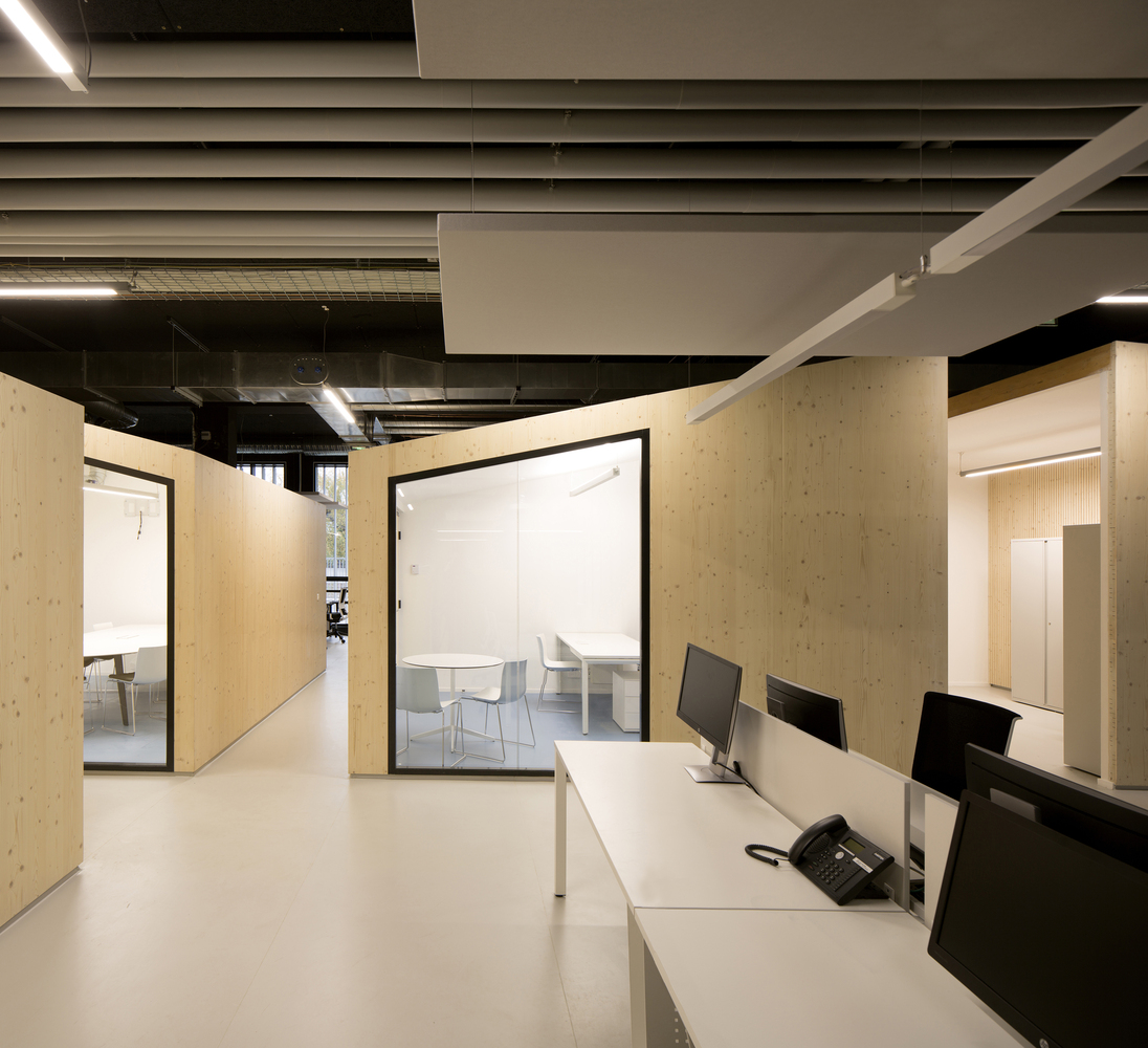 巴黎郊外的前储藏室改造办公室-40