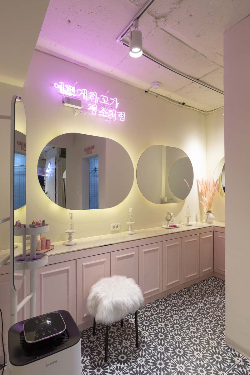 40 平 INS 情感共享校服店设计-15