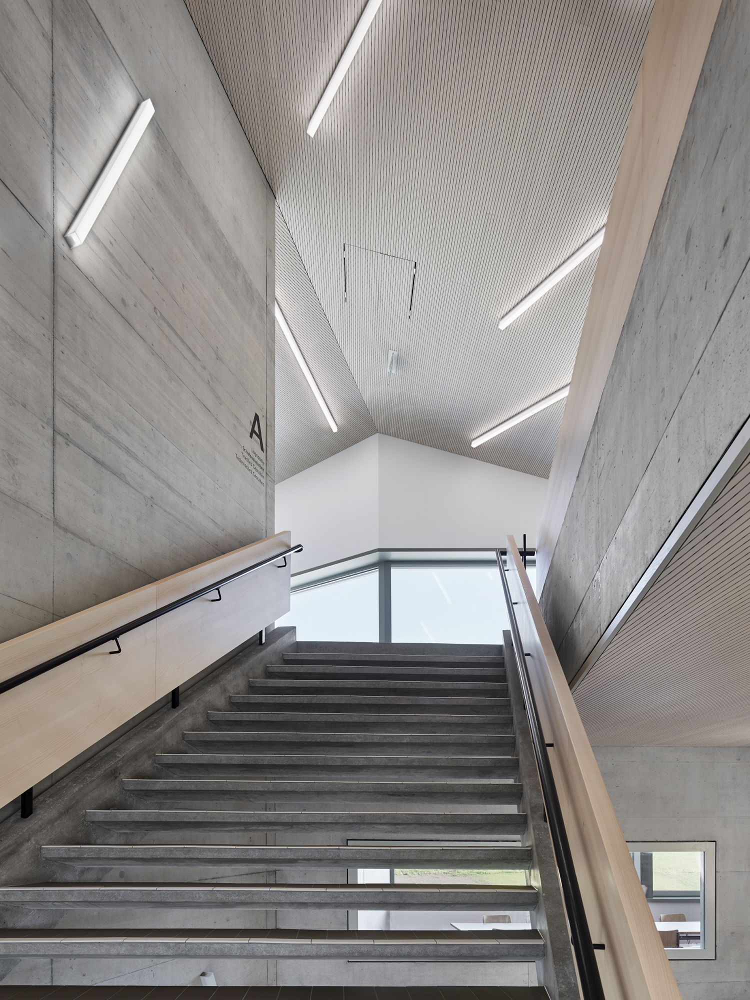 NiederwangenRied 学校和运动场丨瑞士丨BüningPfaue Kartmann Architekten-42