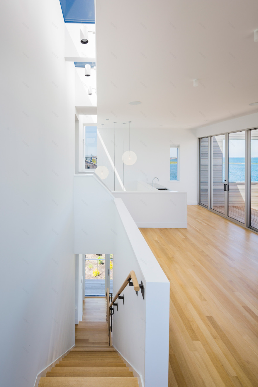 Cube House by Leroy Street Studio is a family beach retreat in the Hamptons | Dezeen-15