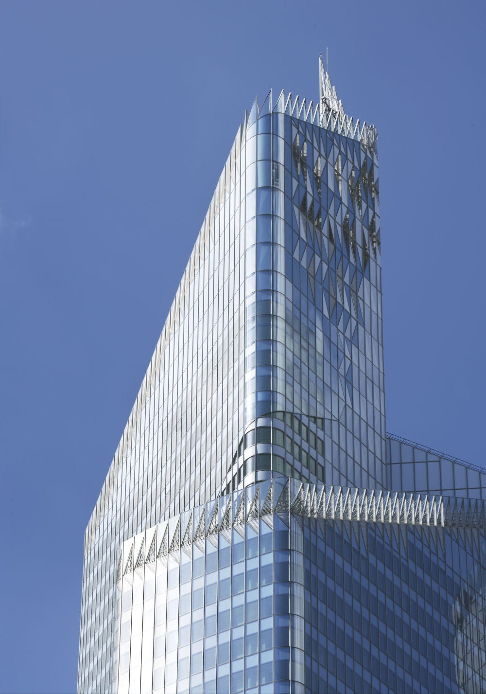 伦敦 FIRST 大楼 | KPF 建筑事务所的创新之作-1