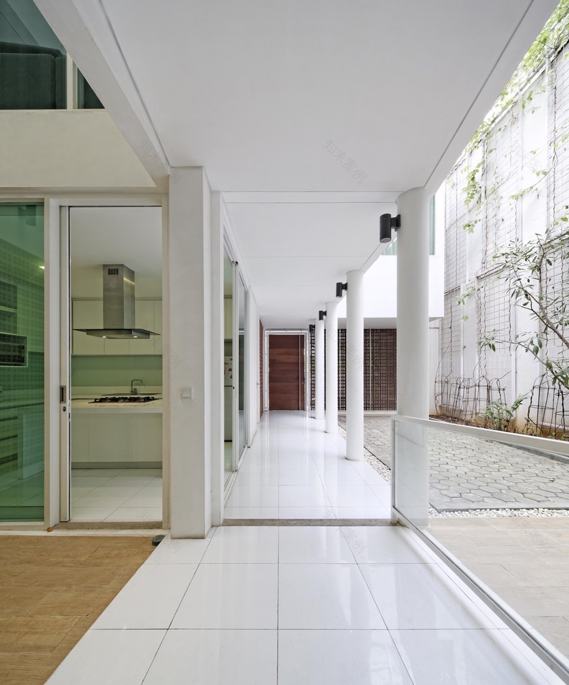 印尼 Sunter 区度假风格住宅,融入当地特色-13