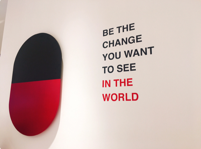 “流量收割机”，开了全球首家线下体验店-57