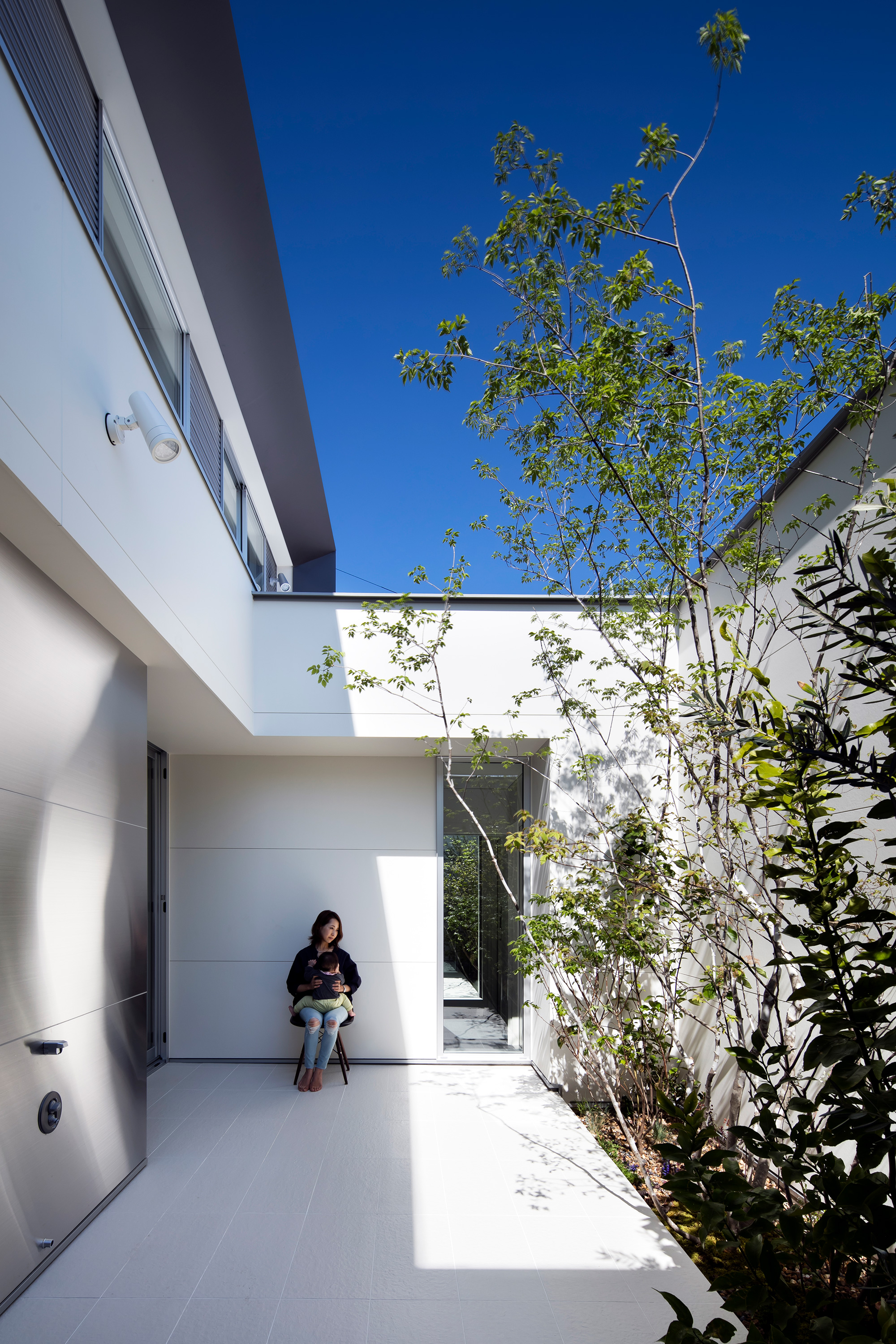 奈良古村中的现代私密住宅-13