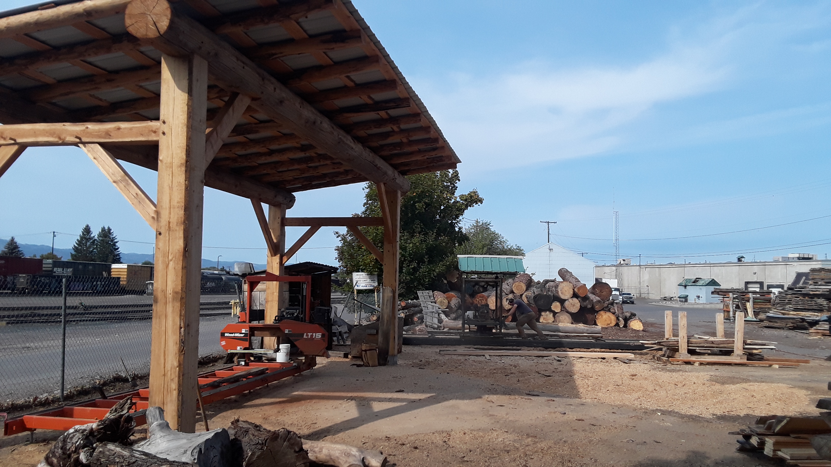 伍德迈泽斜屋顶 shed（可理解为常见的斜顶样式），考虑到 Woodmizer可能是特定品牌名，所以整体为伍德迈泽斜屋顶 -1