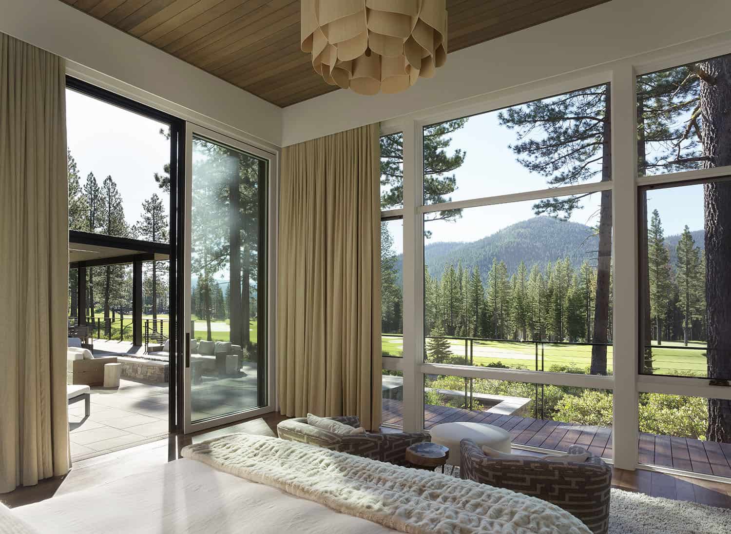 Enchanting mountain retreat in Truckee surrounded by an idyllic setting-14