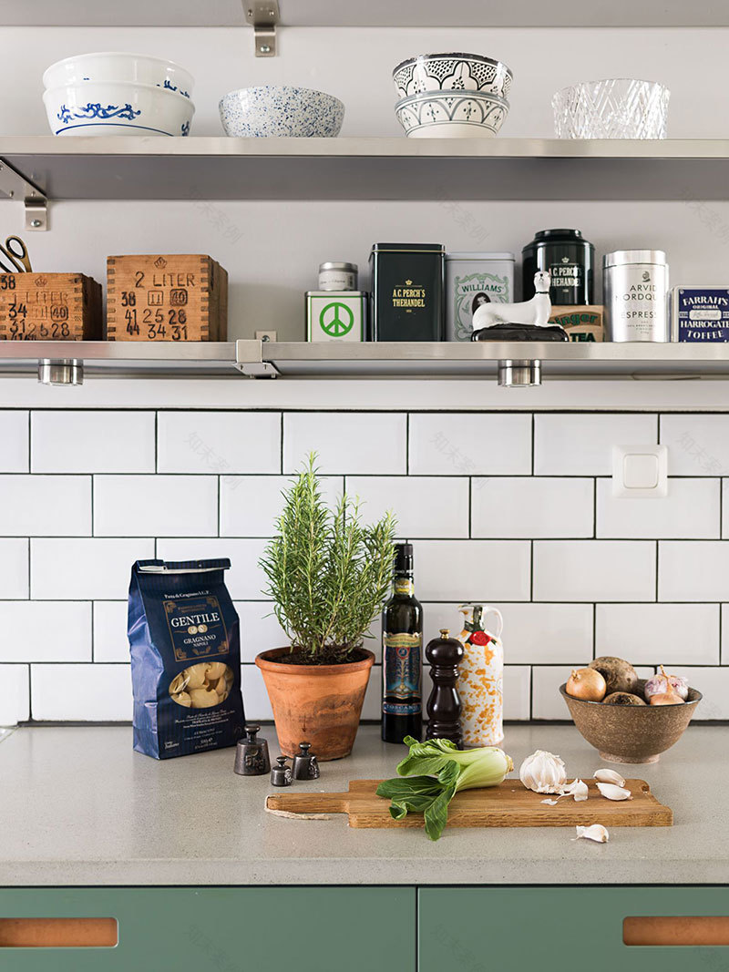 斯德哥尔摩温馨公寓 | 陶瓷板墙饰与经典装饰的完美结合-27