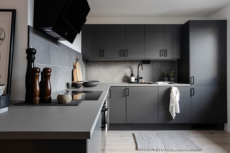 瑞典时尚阁楼公寓 | 玻璃隔墙与木梁的完美结合-22