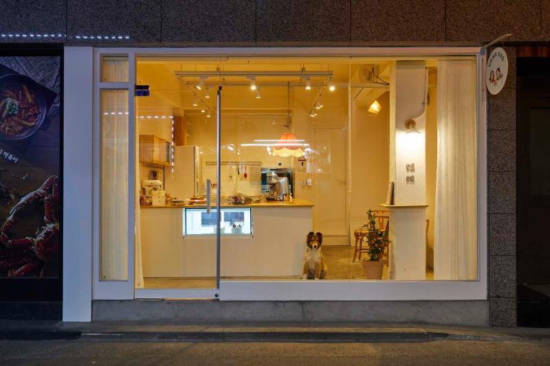 7 坪极简风咖啡馆，韩式工业风设计魅力-11