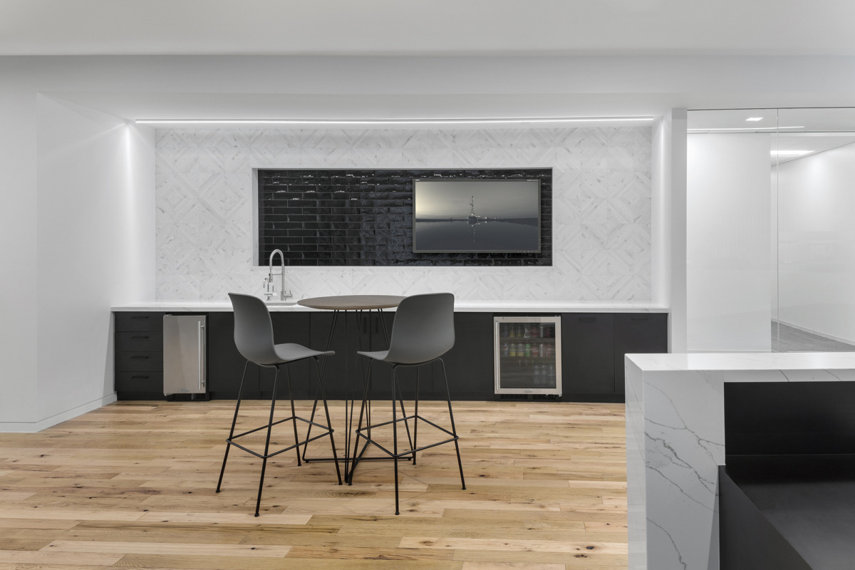 美国石油学会 Houston 办公室 - 石油工业的艺术呈现-13