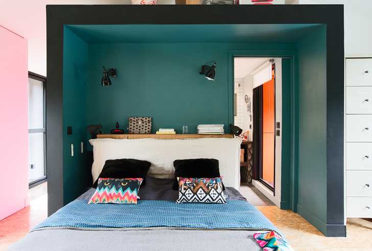 法国河边的黑色小屋 | 室内的明亮与活力-13