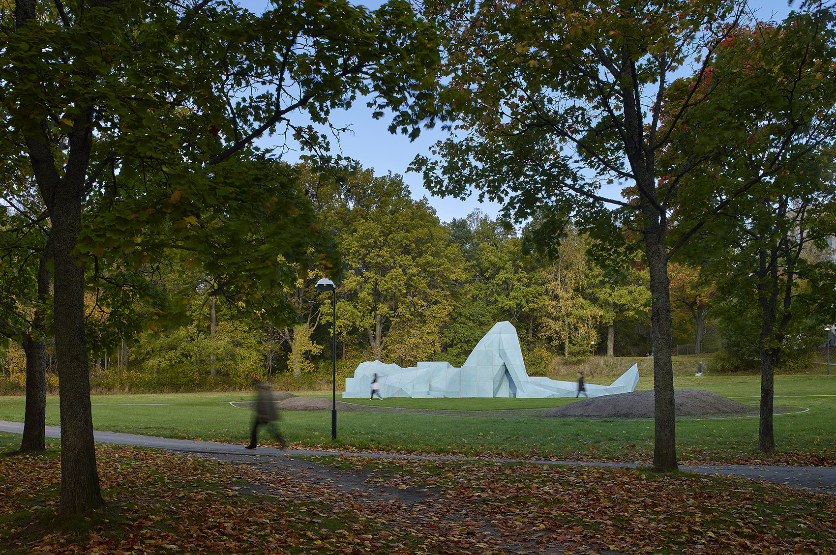 瑞典 Vårbergs 巨人雕塑丨瑞典斯德哥尔摩丨Xavier Veilhan-20