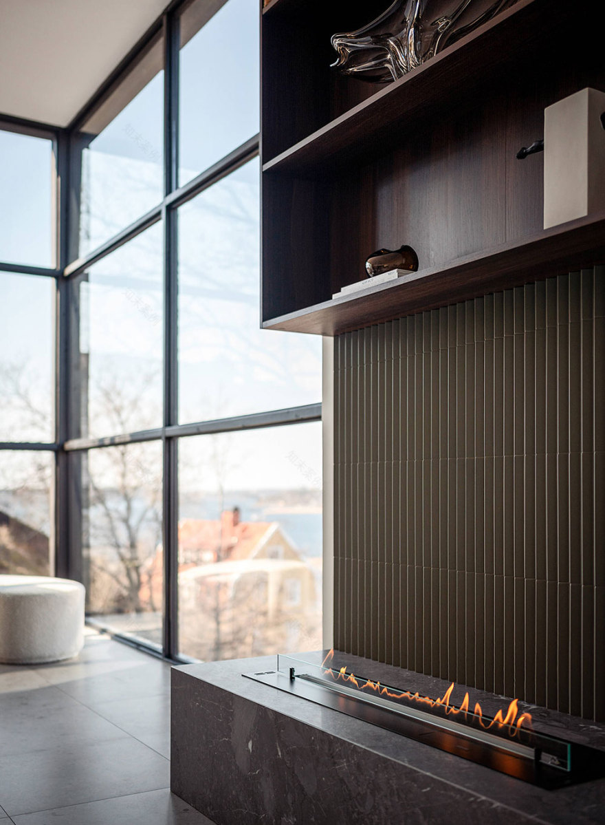 瑞典现代别墅 | 优雅内饰与夕阳美景的完美融合-5