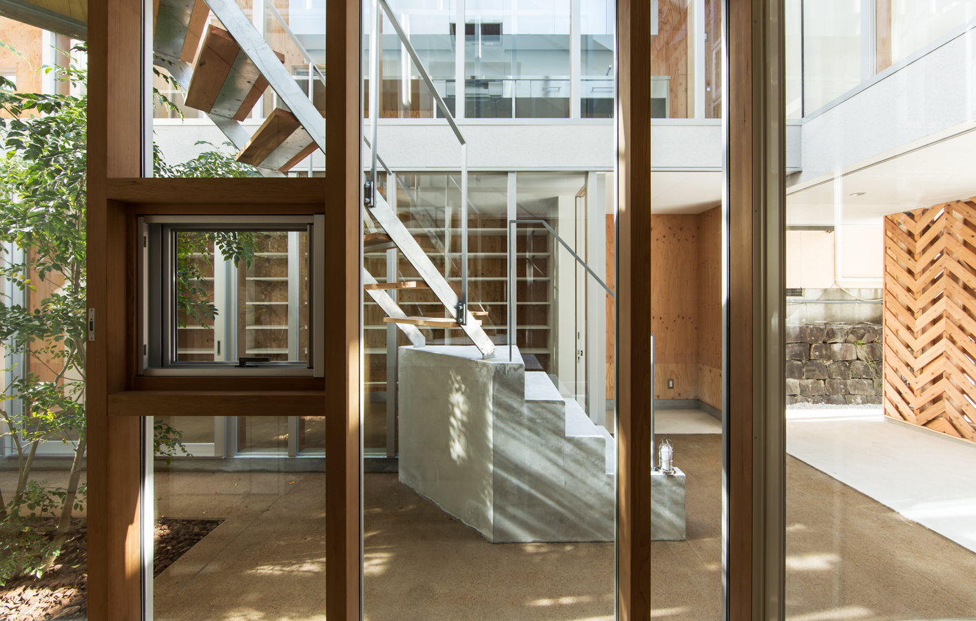 双屋共生,绿意盎然的家庭住宅-19