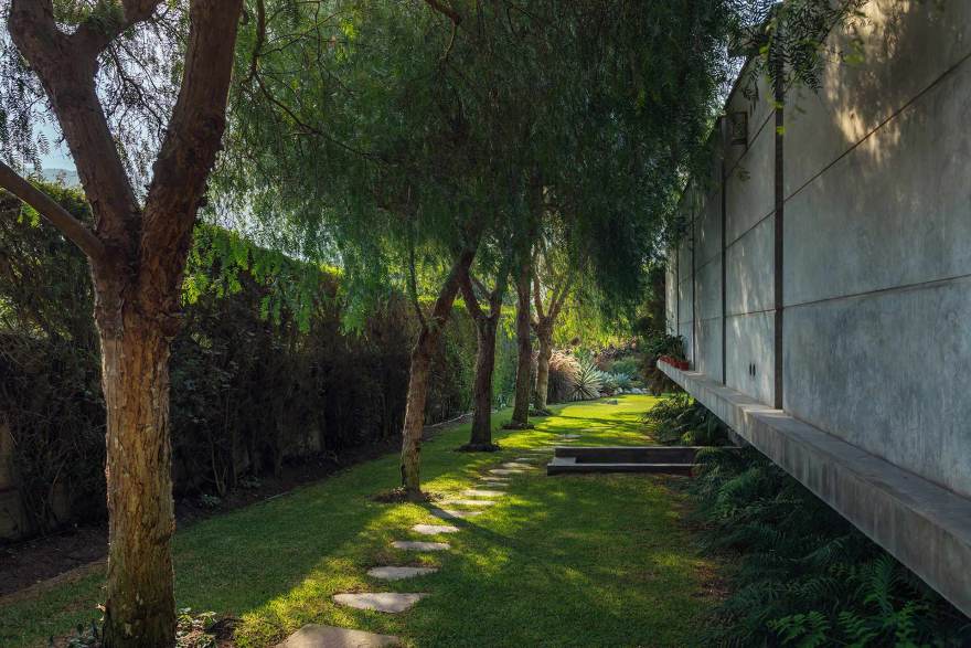 融合户外景观的乌拉圭私人住宅-18