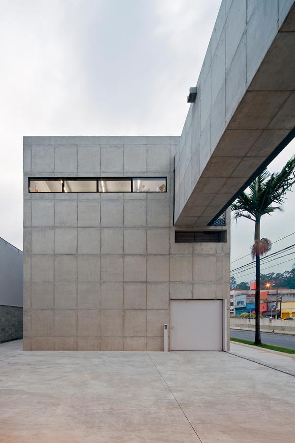 封闭的混凝土立方体 · 巴西 Galeria Leme 艺术画廊-6