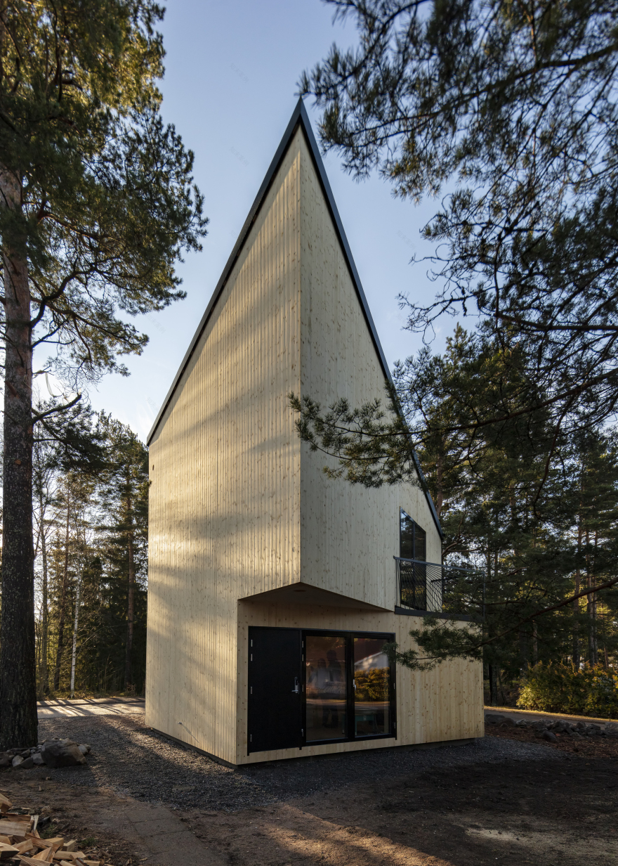 12 House / ORTRAUM-18