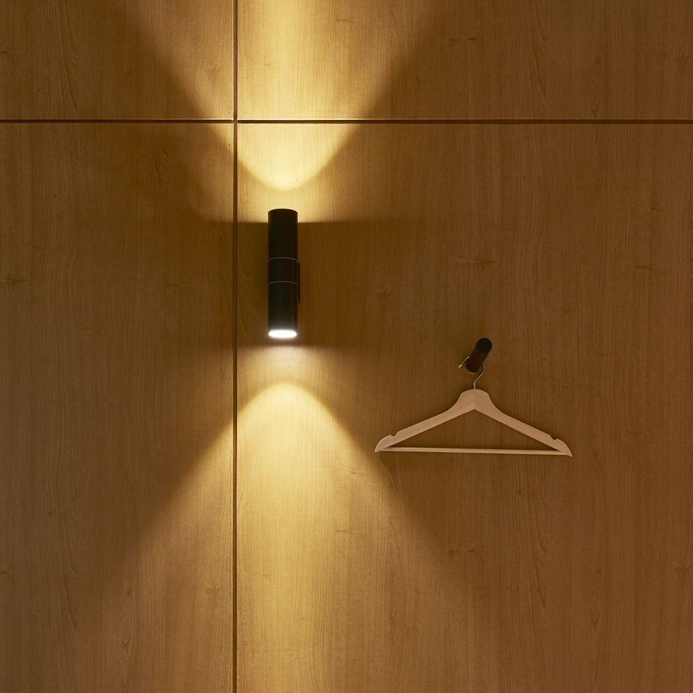 亮点照明 | 17 坪小空间的创意美式餐厅设计-11