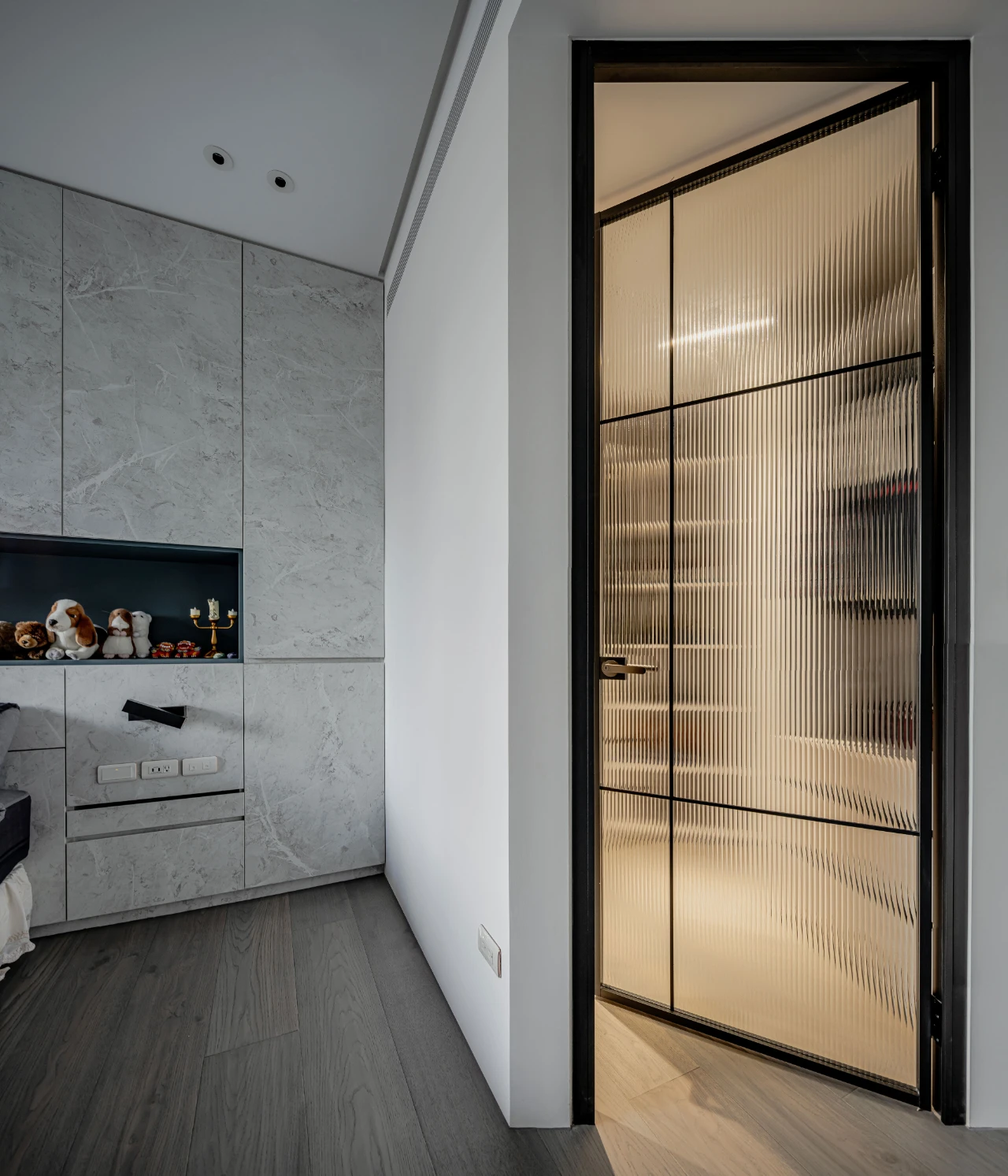 独一无二的自由曲线时尚宅丨黄巢设计-47