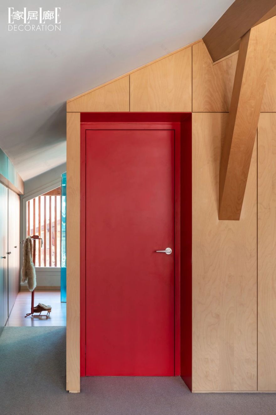 将200岁农舍改成温暖的现代木屋丨法国-51