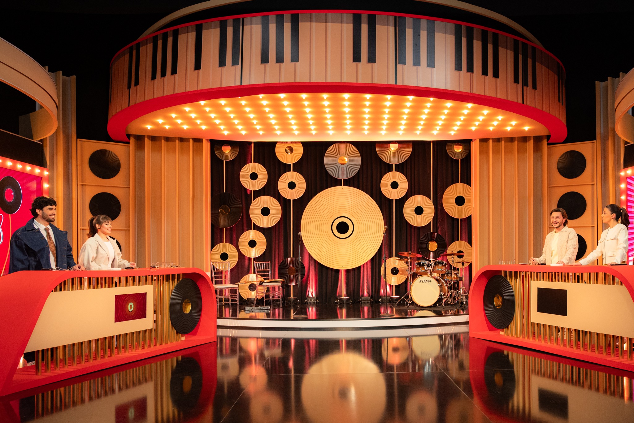 Every detail tuned to the rhythm of the show.-9