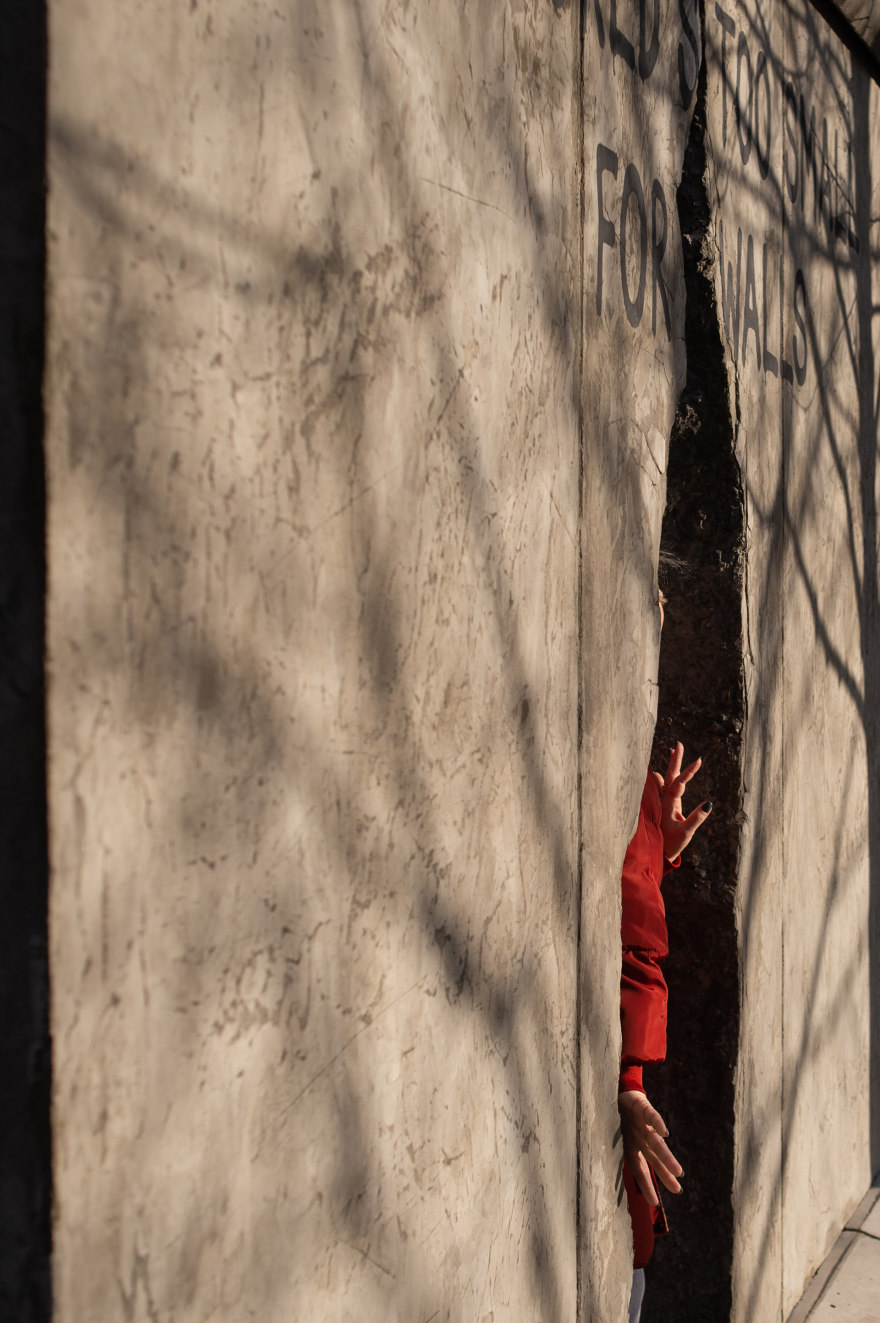 《The Berlin Wall's Crack》(《柏林墙的裂缝》)丨德国-5