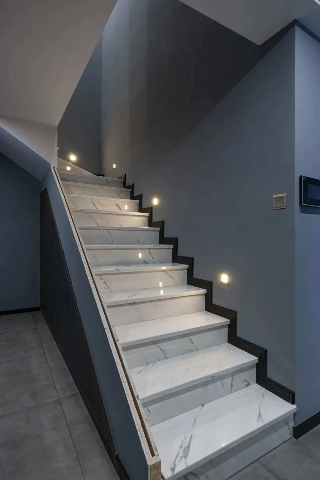 140m²现代简约三室,无玄关空间储物设计案例-37