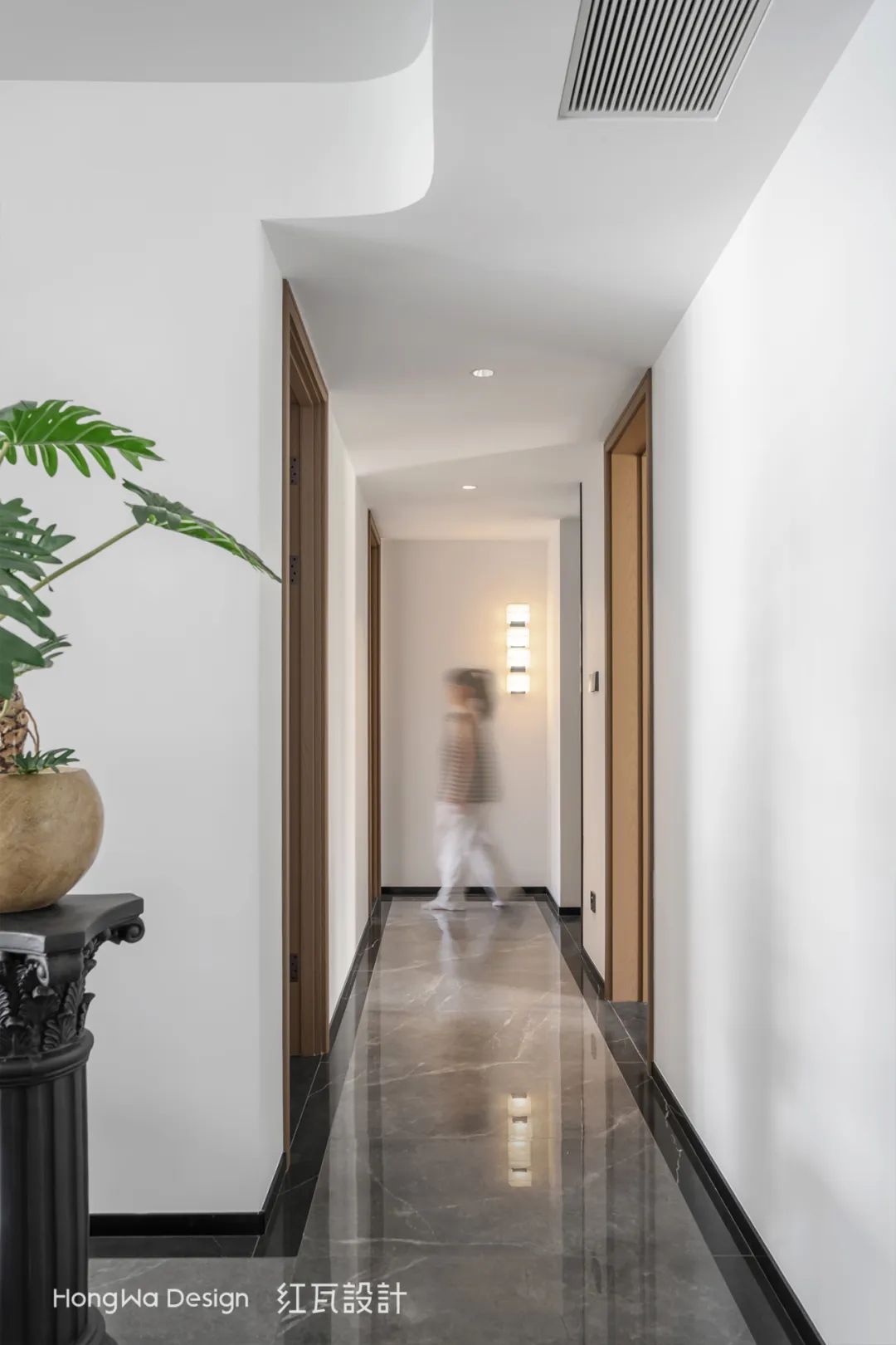 红瓦设计·实景案例丨131㎡精装改现代简约，双移门后居然暗藏玄机，这样设计多出两间房！-43