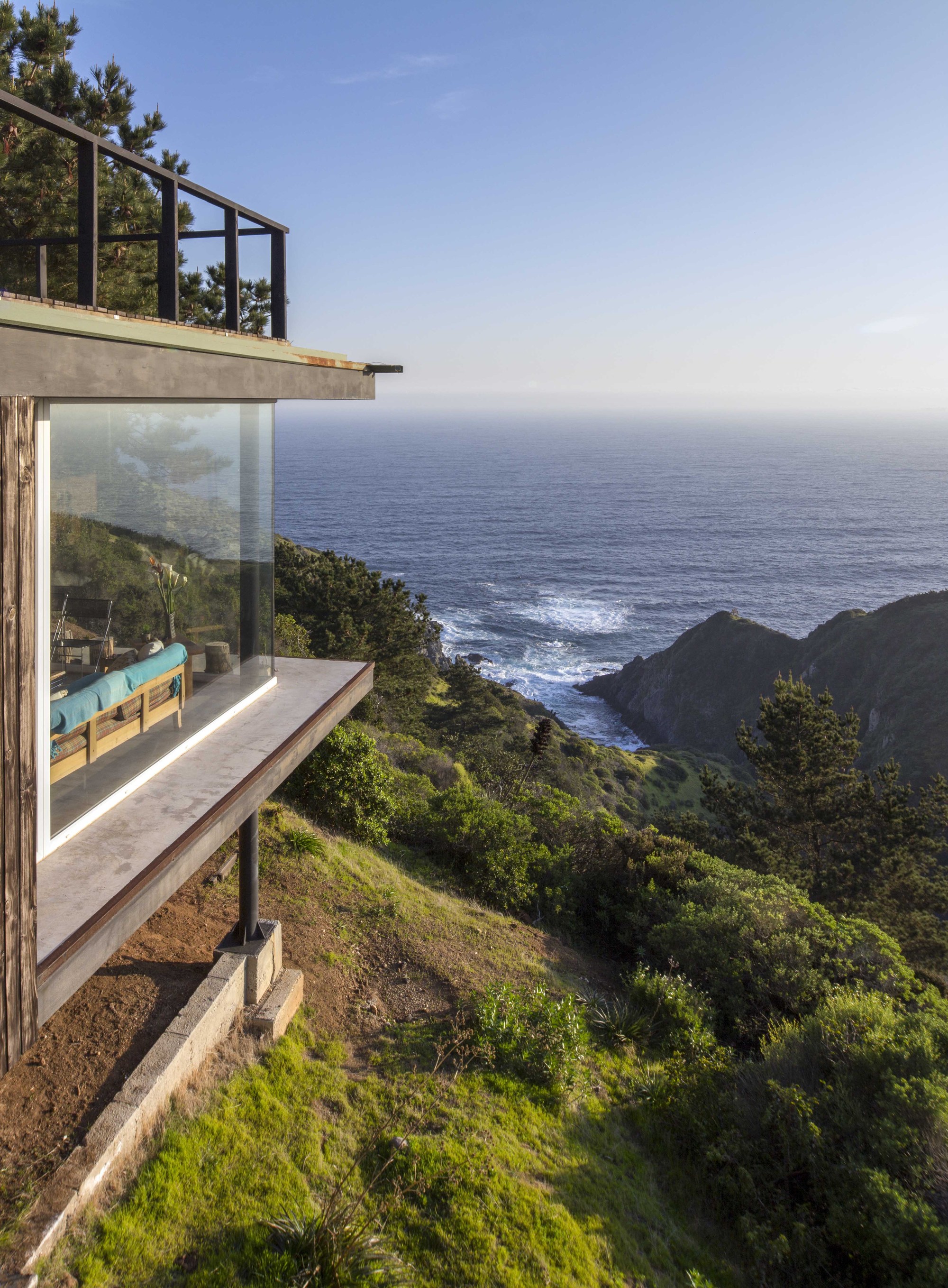 Curaumilla House / Andrés Riveros + Crescente Böhme Alemparte -12