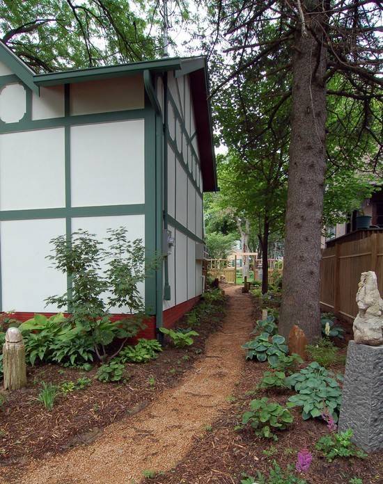 庭院花境中的土壤覆盖物设计与应用-27