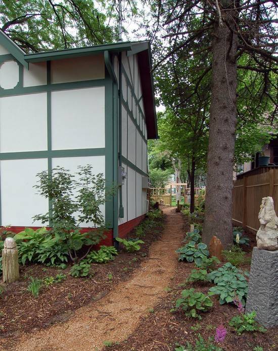 庭院花境中的土壤覆盖物设计与应用-27