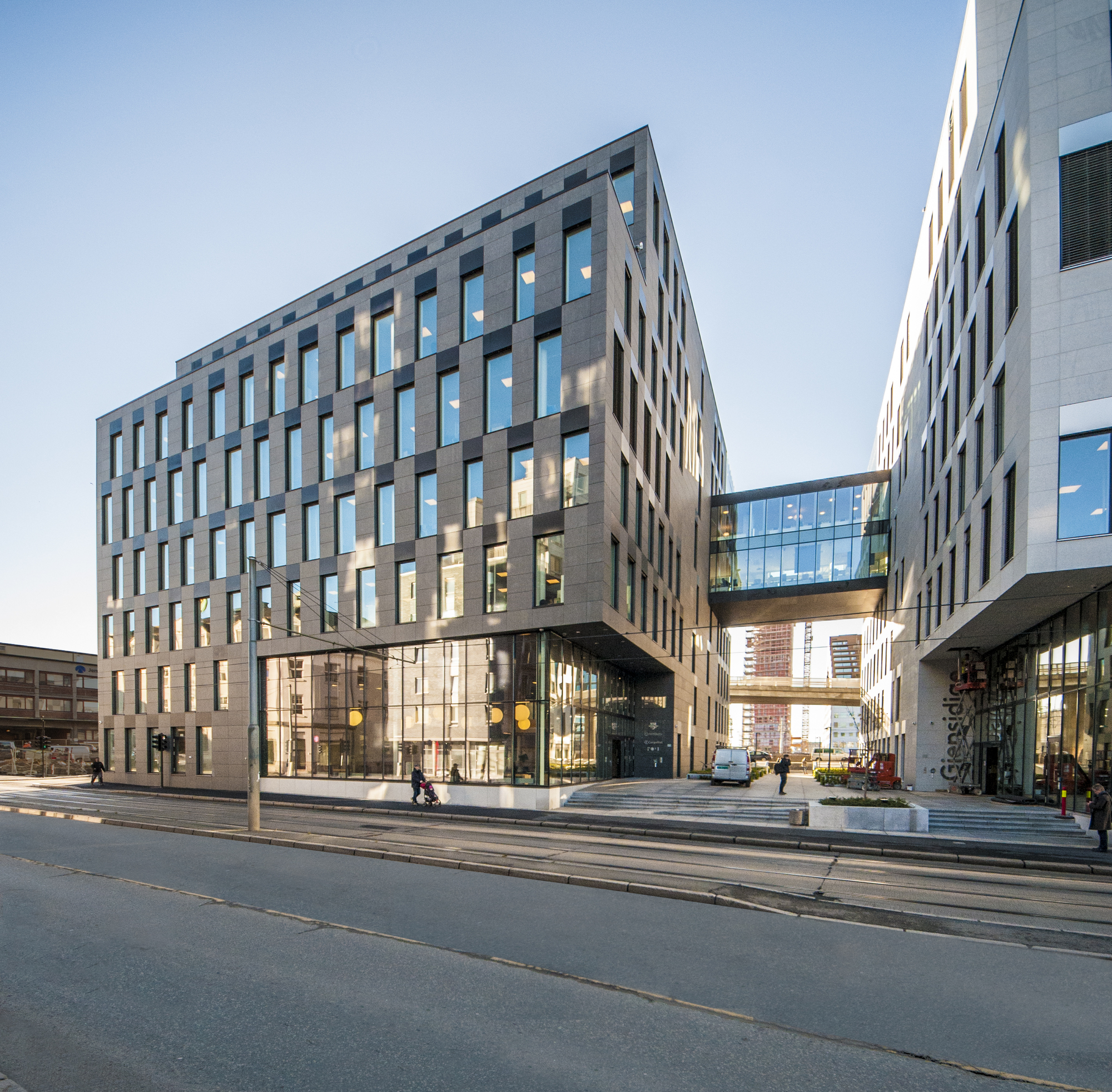 施韦格加德斯门 21 + 23-10