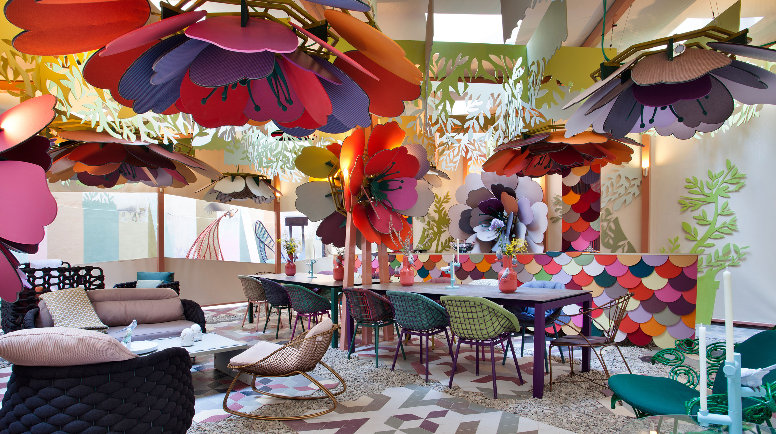 Sunbrella 在 Casa Decor 的“大花卉”空间-0