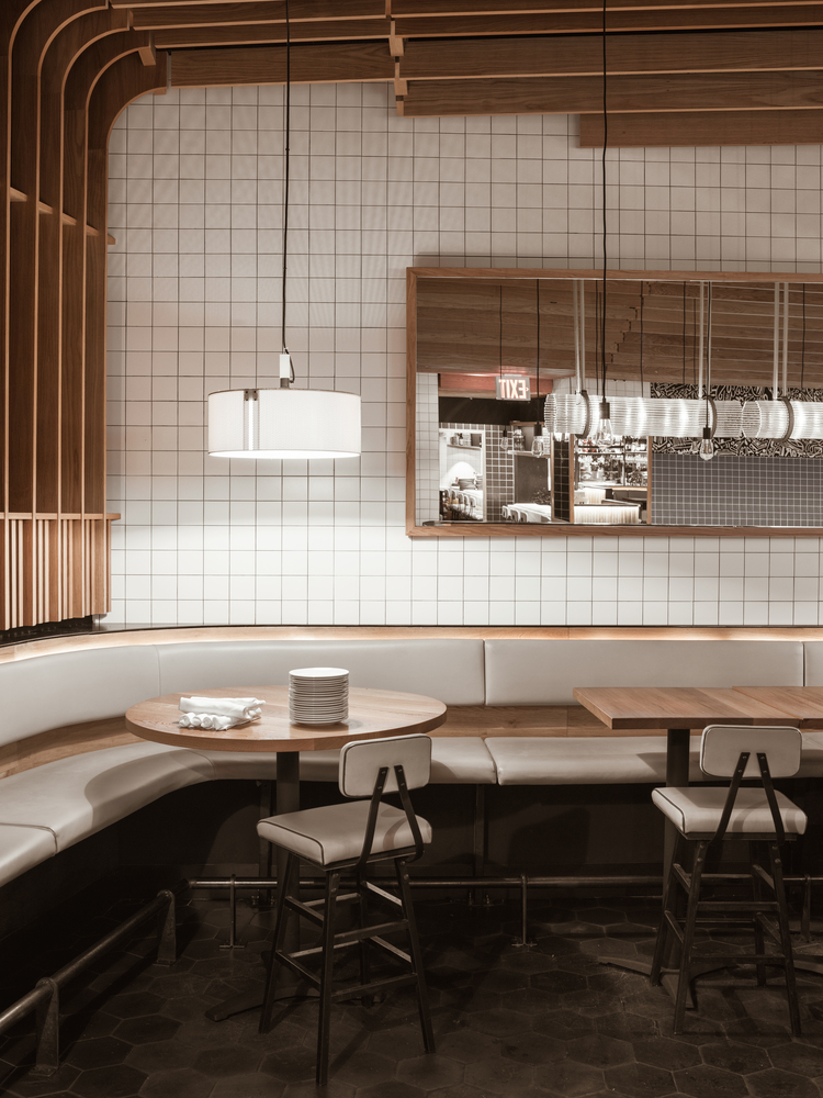 巴塞罗那风情融入纽约餐厅设计-22