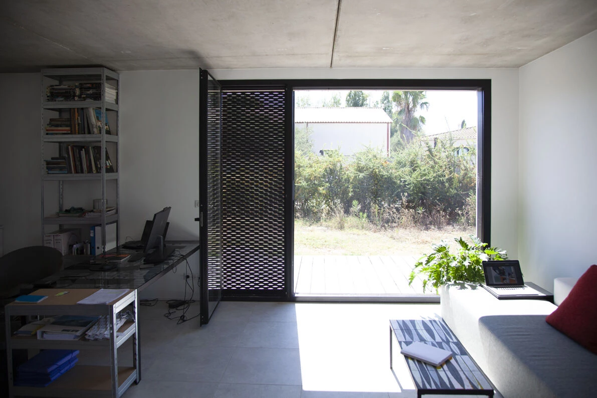 法国南部创意盒子,极简工业风的工作室-21