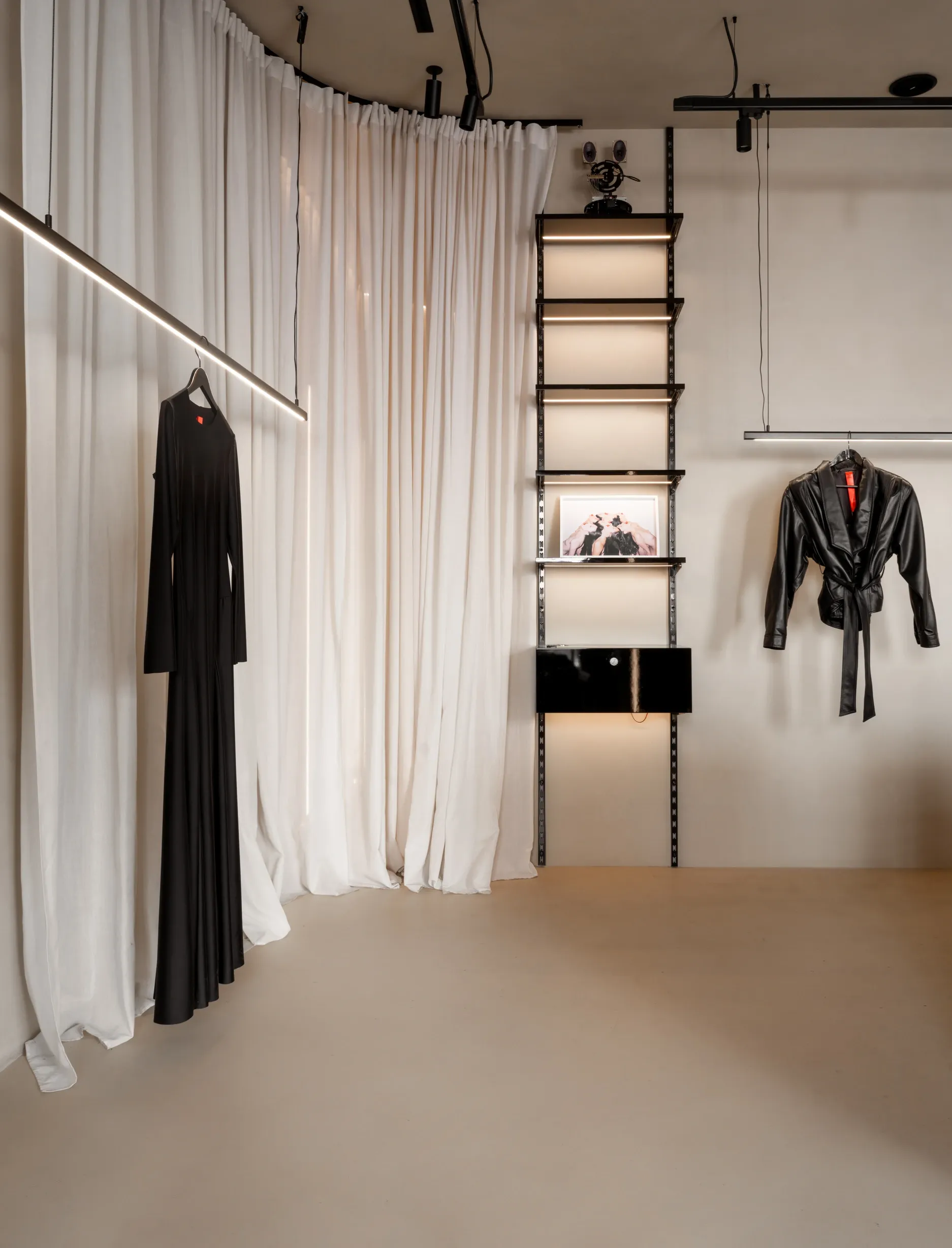 Alexandra Burmistrova——以对比、细腻和质感为基础展现创始人的内心世界-11