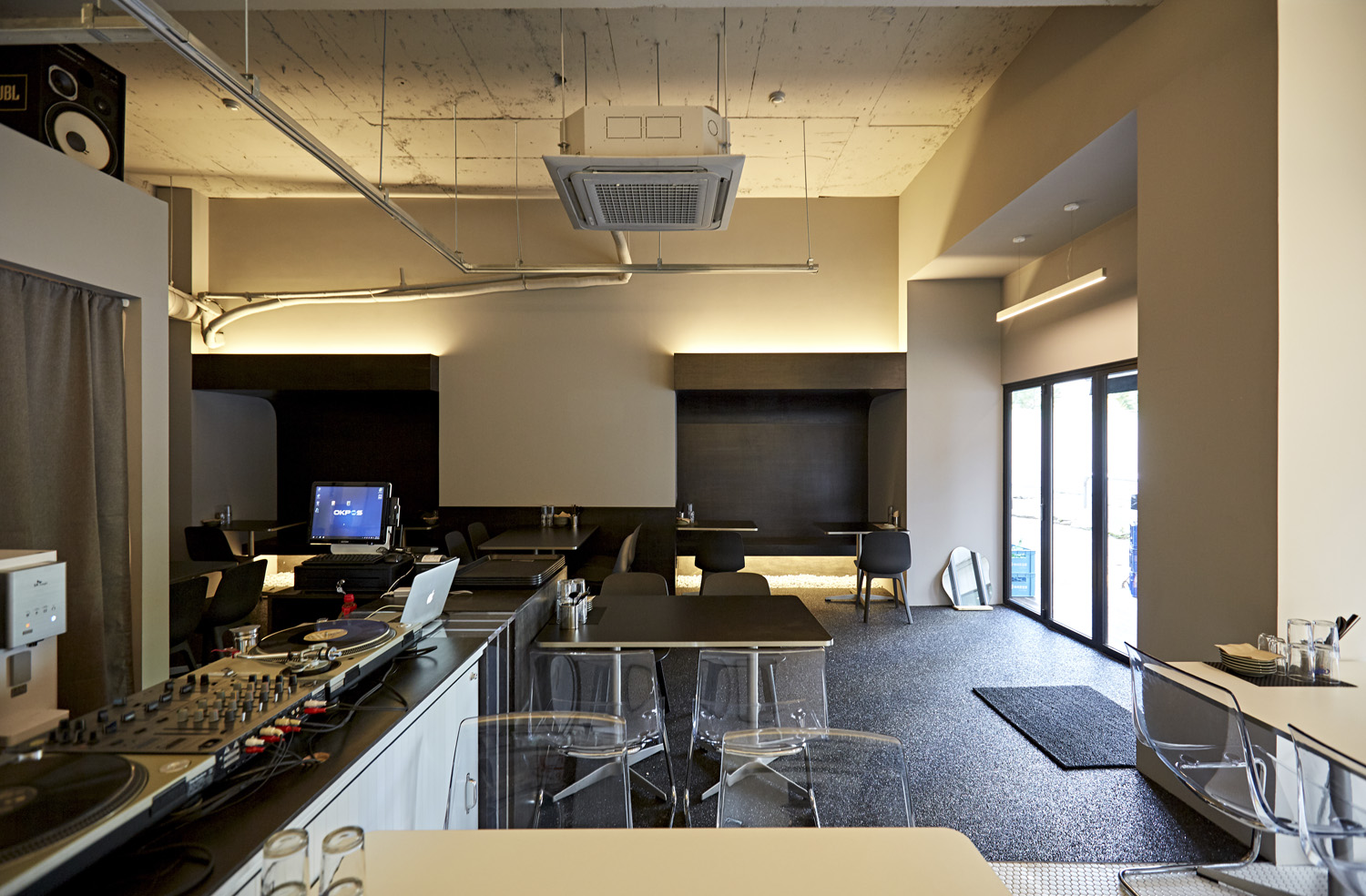 18 坪现代简约餐厅设计，精致美食空间-6