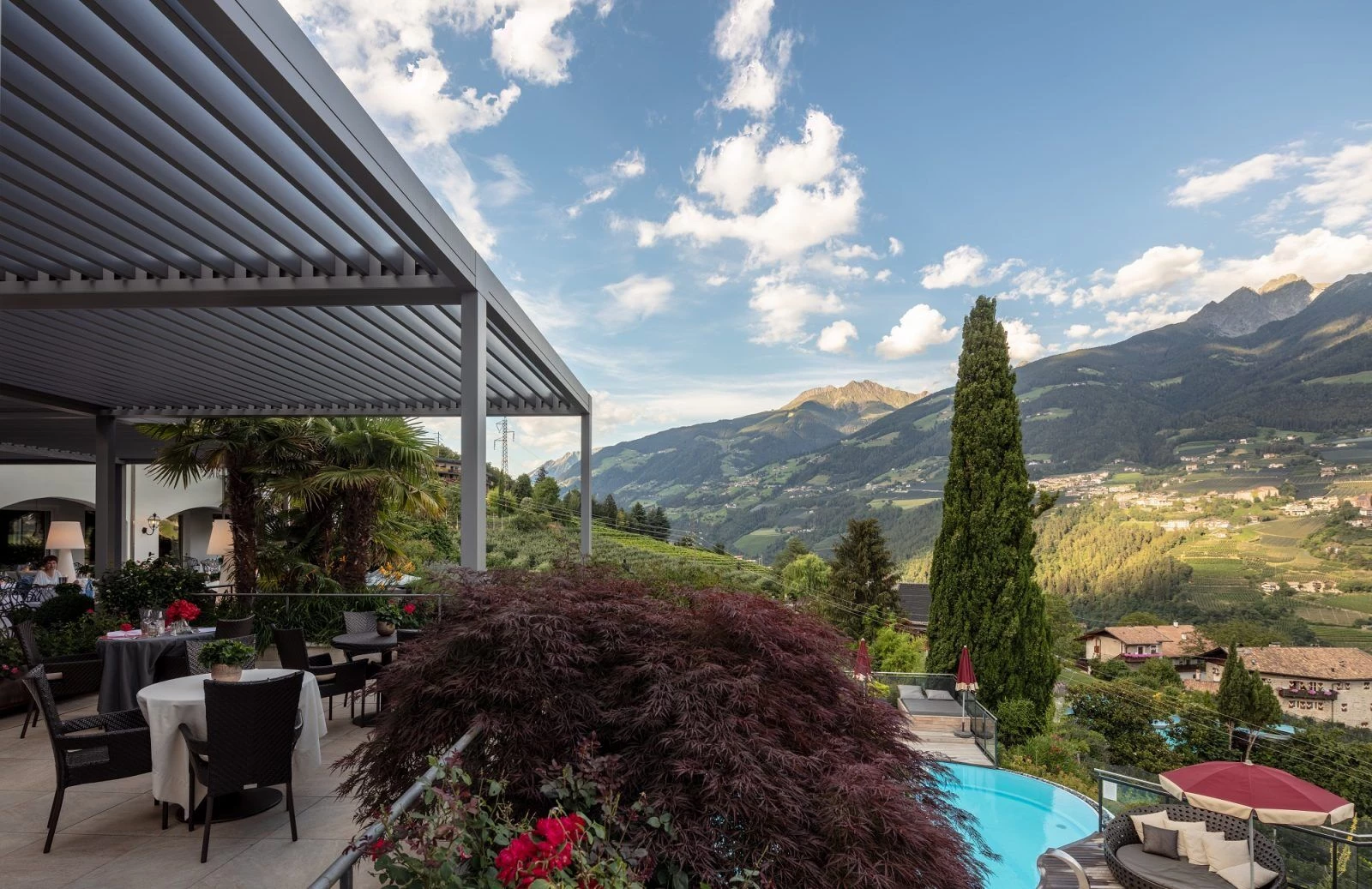 意大利古堡酒店的现代绿意空间-12